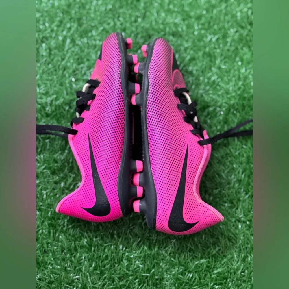Nike‎ Kids Pink and Black Cleats Size 13C